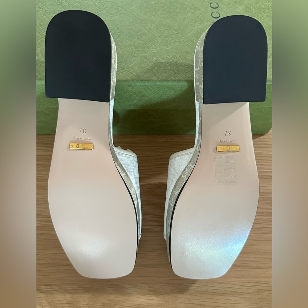 Gucci GG Supreme Canvas Slide Sandal (White, size 38) - Picture 8 of 12